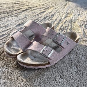 Birkenstock Arizona Happy Lamb Kids Soft Pink women’s size 9 good used condition